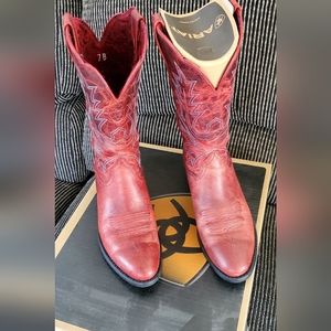 ARIAT Women's Heritage Western R-Toe Boots NWOT